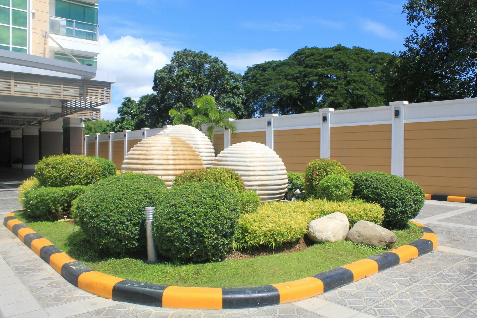 Padgett Place Prime Suites Cebu Exterior photo