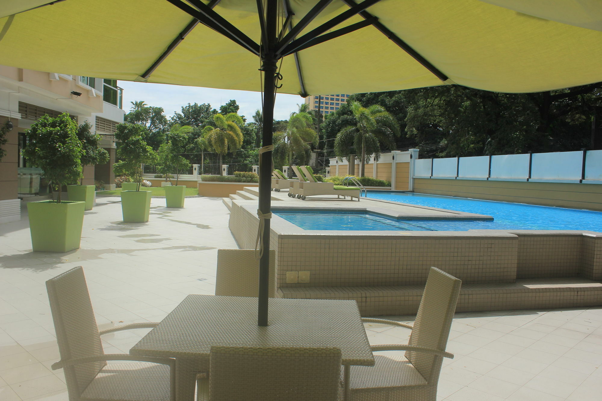 Padgett Place Prime Suites Cebu Exterior photo