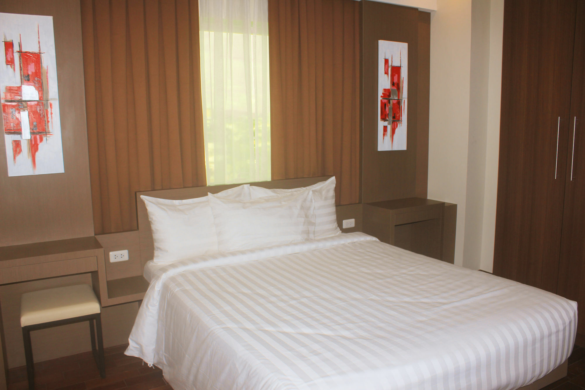 Padgett Place Prime Suites Cebu Exterior photo
